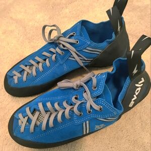 Evolv Men's Rock Climbing shoes - Size 11